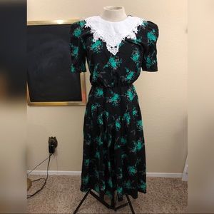 ✨VINTAGE✨ 80’s does 50’s rose print dress